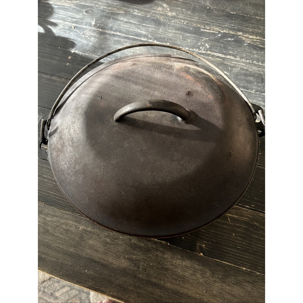 Vintage Cast Iron Dutch Oven 10 1/4" W/ #8 Lid & Bail Wire Handle Made In Korea